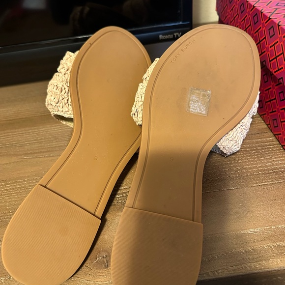 Ruffled Raffia Slide - Picture 5 of 10